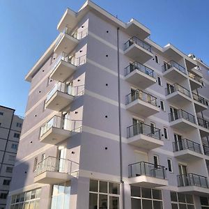 Hotel Mario, Shengjin